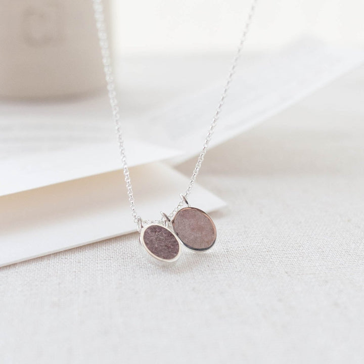  - Amuletinho Andar com Fé - quartzo rosa + granada - Ateliê Camila Lovisaro