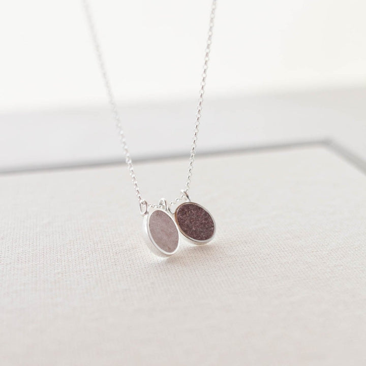  - Amuletinho Andar com Fé - quartzo rosa + granada - Ateliê Camila Lovisaro