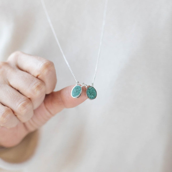  - Amuletinho Equilíbrio - malaquita - Ateliê Camila Lovisaro