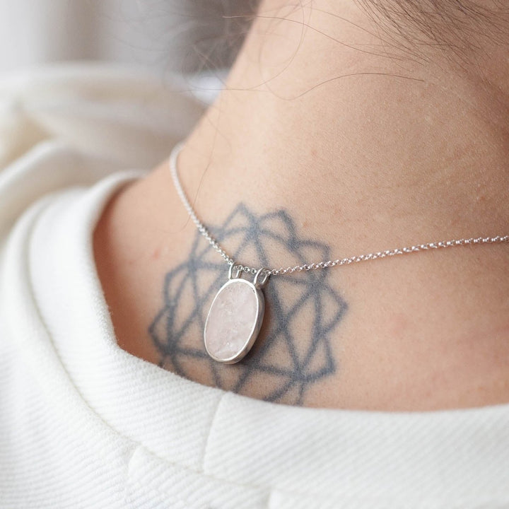  - Amuleto Andar com Fé - quartzo rosa + granada - Ateliê Camila Lovisaro