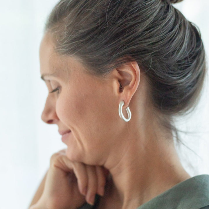  - Argola Travessia Bold - Ateliê Camila Lovisaro