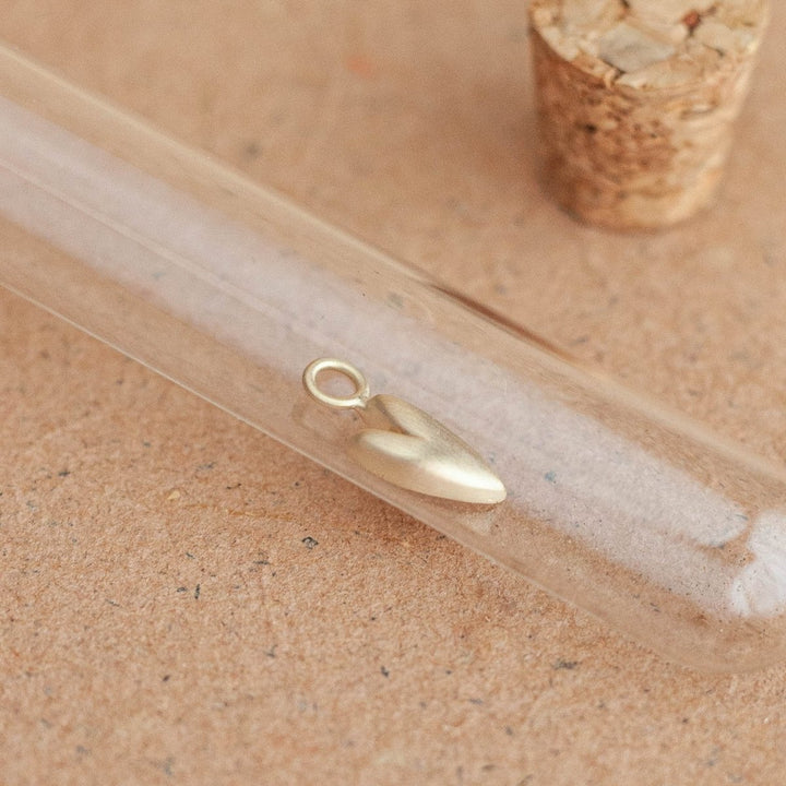  - Pingente Chamego P + Argola P - Ateliê Camila Lovisaro