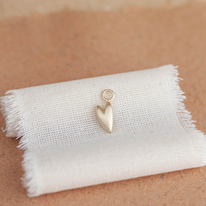  - Pingente Chamego P + Argola P - Ateliê Camila Lovisaro