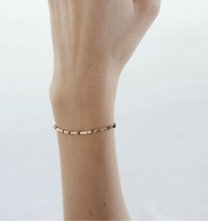  - Pulseira Decifra - me - Coragem - Ateliê Camila Lovisaro