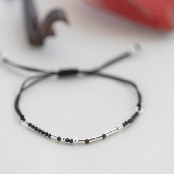 - Pulseira Decifra - me - Te Amo - Ateliê Camila Lovisaro