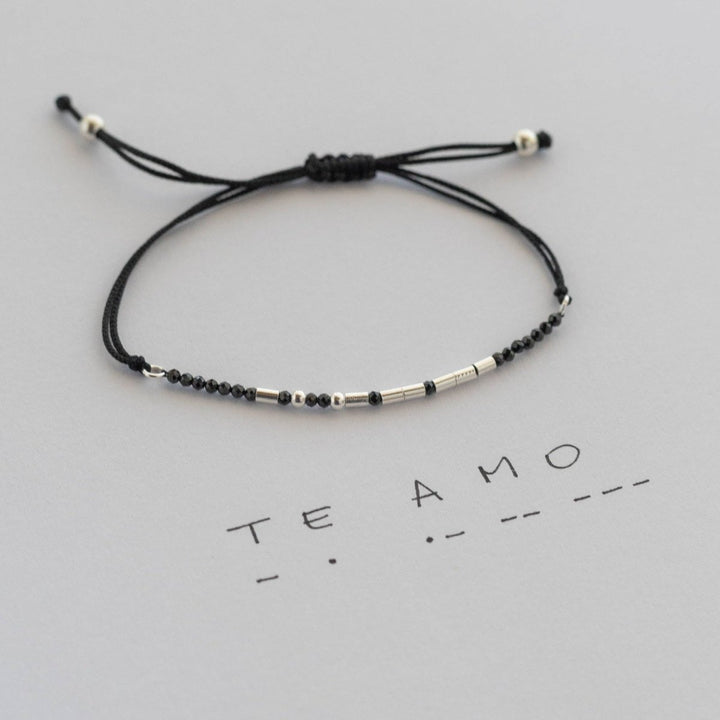  - Pulseira Decifra - me - Te Amo - Ateliê Camila Lovisaro
